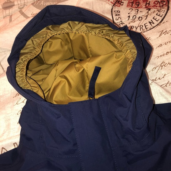 Boys North Face Jacket - Picture 3 of 5